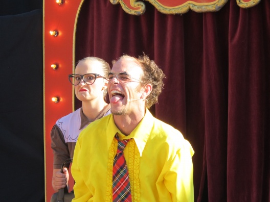 CabareHeHeHe-pas-de-credit-photo-1